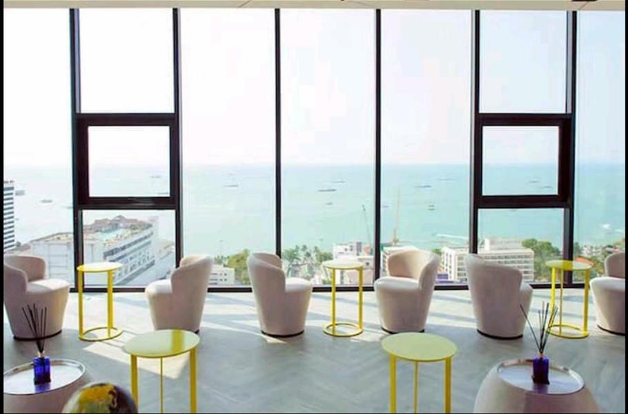 The Base Central Pattaya Bagian luar foto