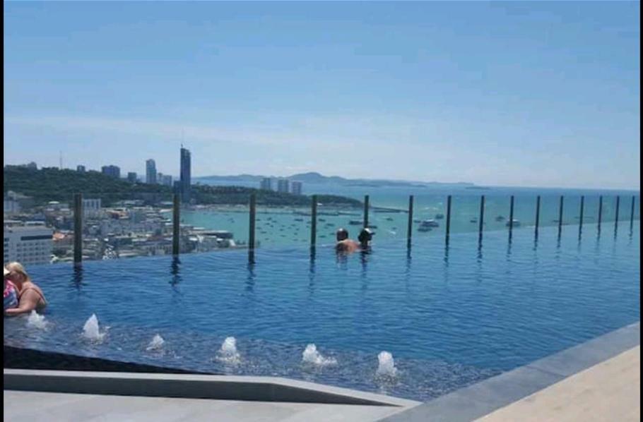 The Base Central Pattaya Bagian luar foto