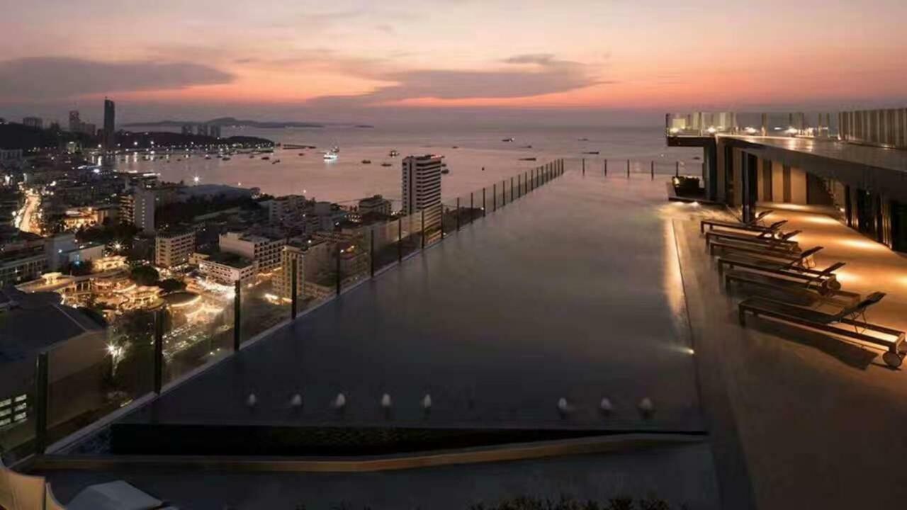 The Base Central Pattaya Bagian luar foto