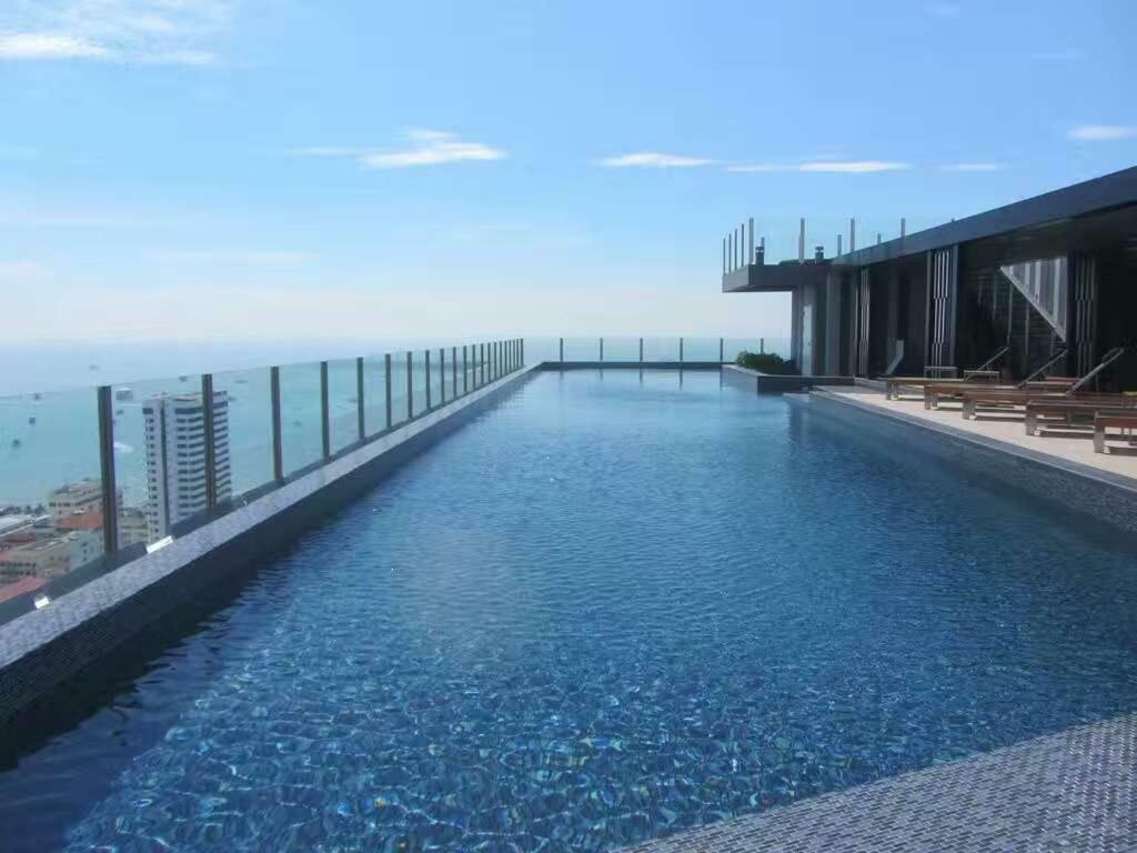The Base Central Pattaya Bagian luar foto